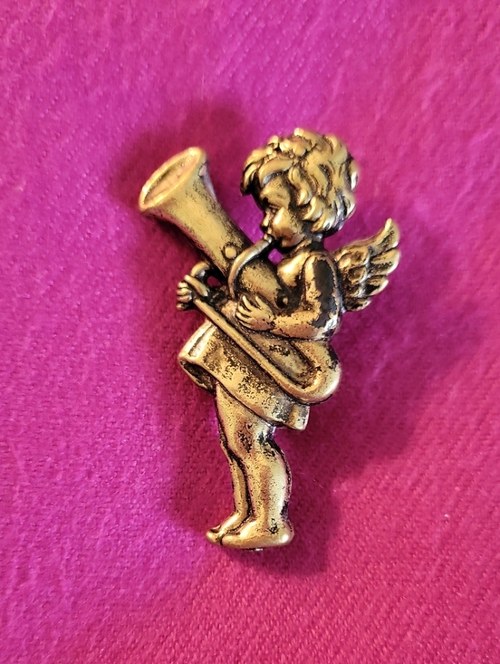 Jewelry - Gold Angel Trumpet Pin -  Women's Accessories